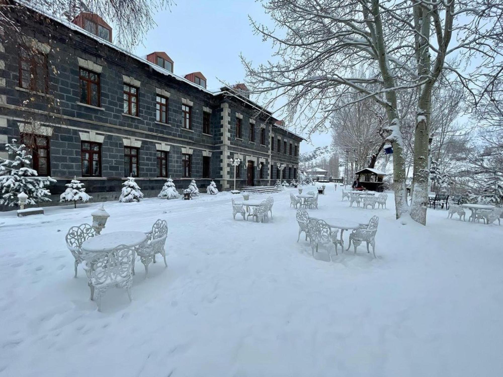 Katerina Palace 1877 카르스 외부 사진