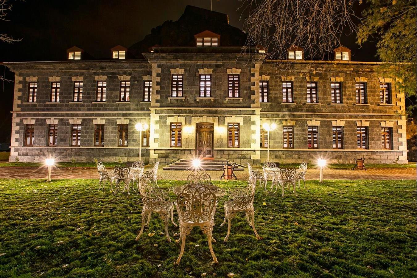 Katerina Palace 1877 카르스 외부 사진